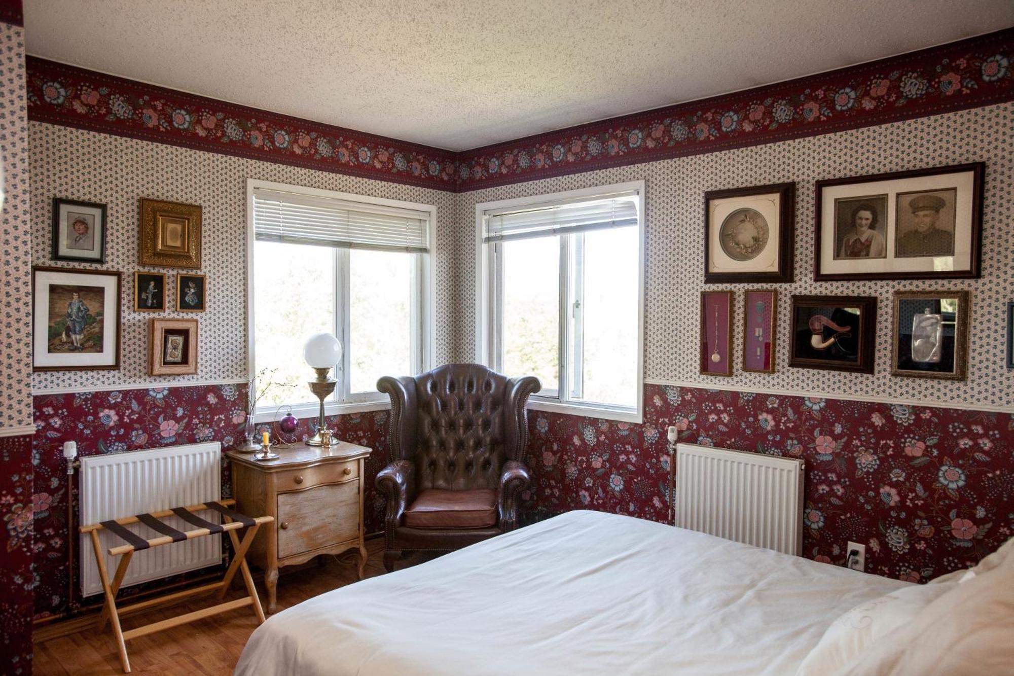 Hidden Valley Bed And Breakfast Уайтхорс Стая снимка