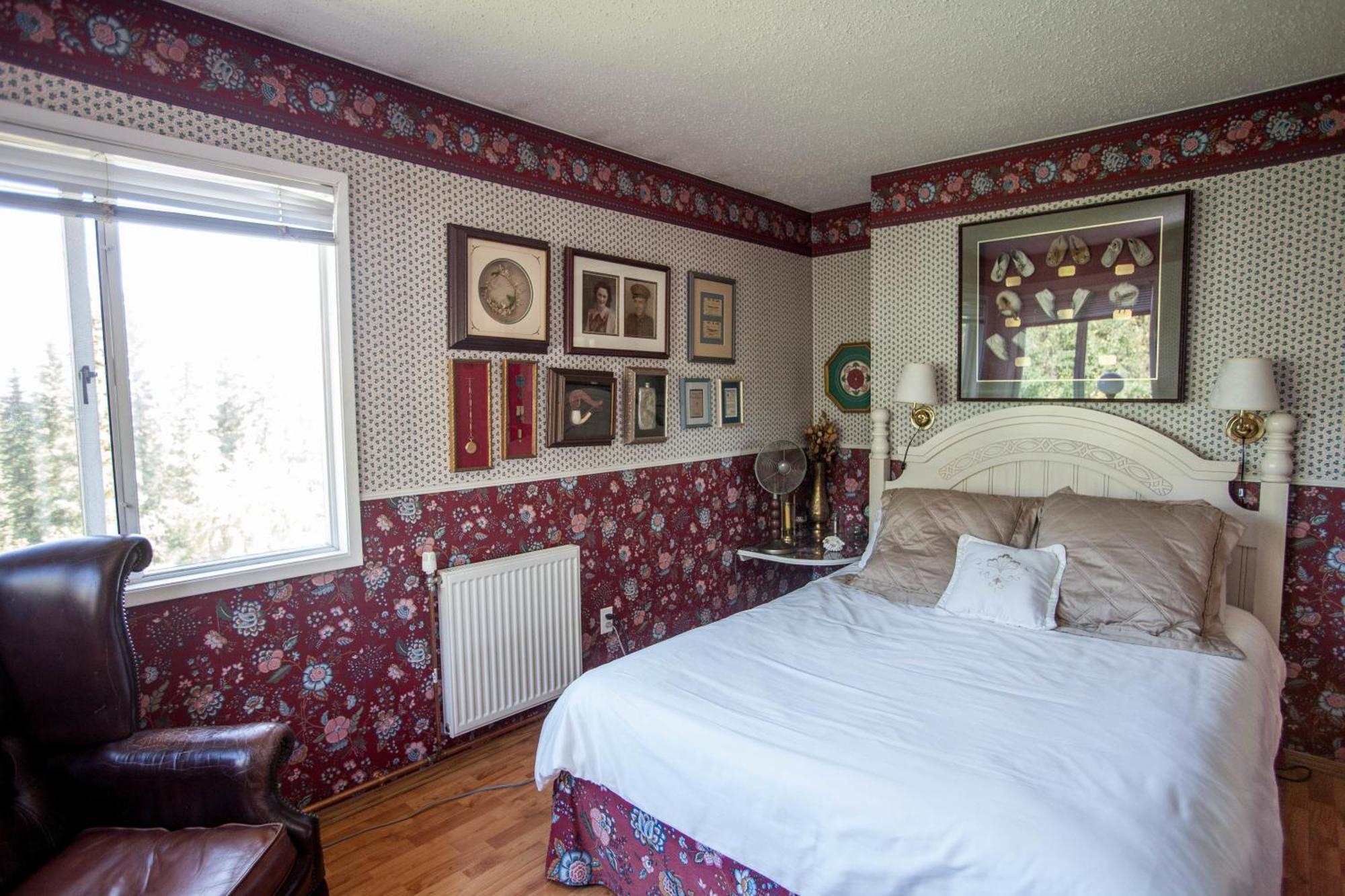 Hidden Valley Bed And Breakfast Уайтхорс Стая снимка